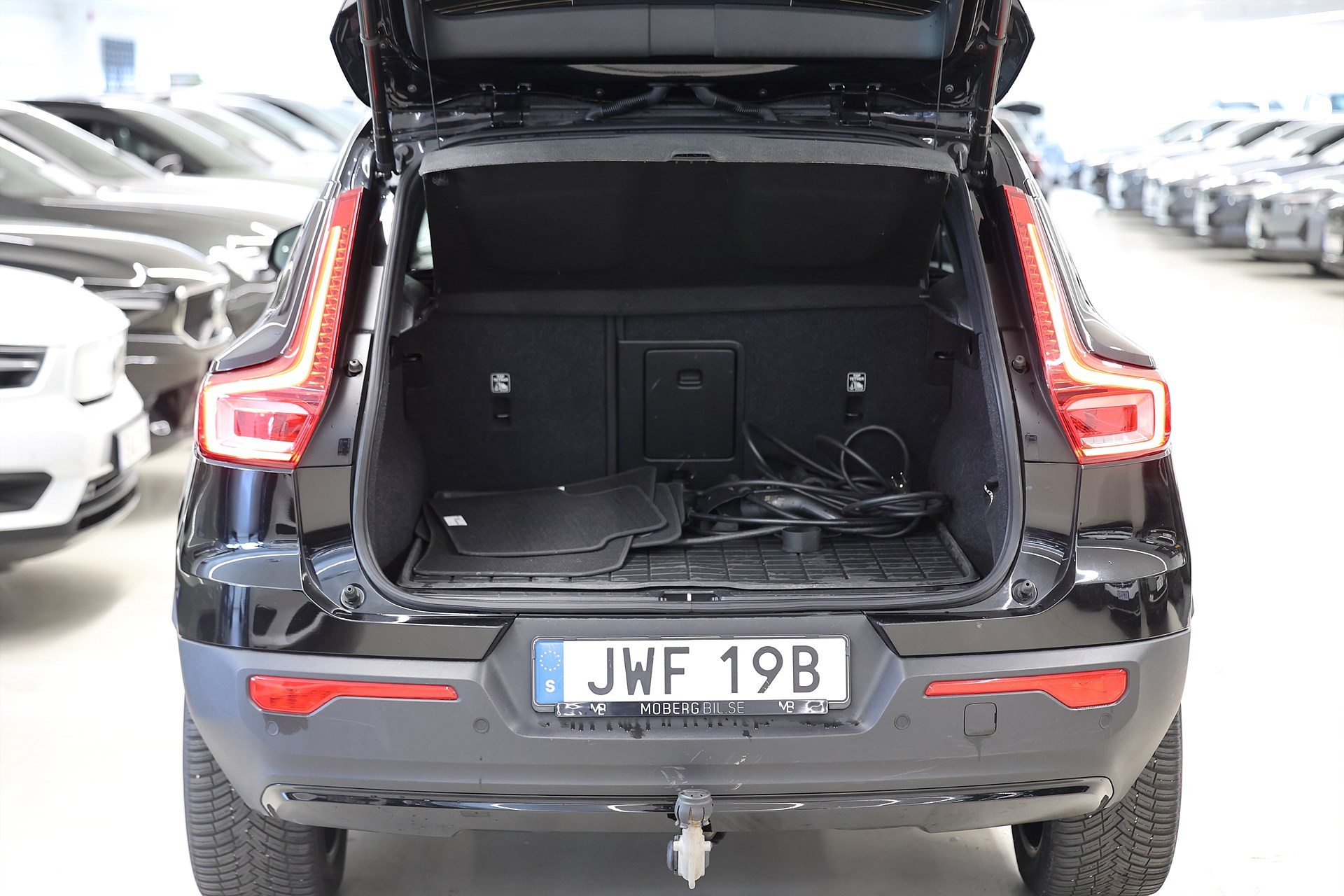 Volvo XC40 P6 Recharge Core B-kamera Drag Keyless MOMS