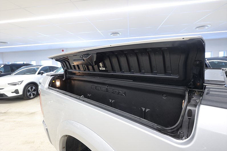 RAM 1500 Crew Cab 5.7 V8 4x4 Laramie Ram Box MOMS