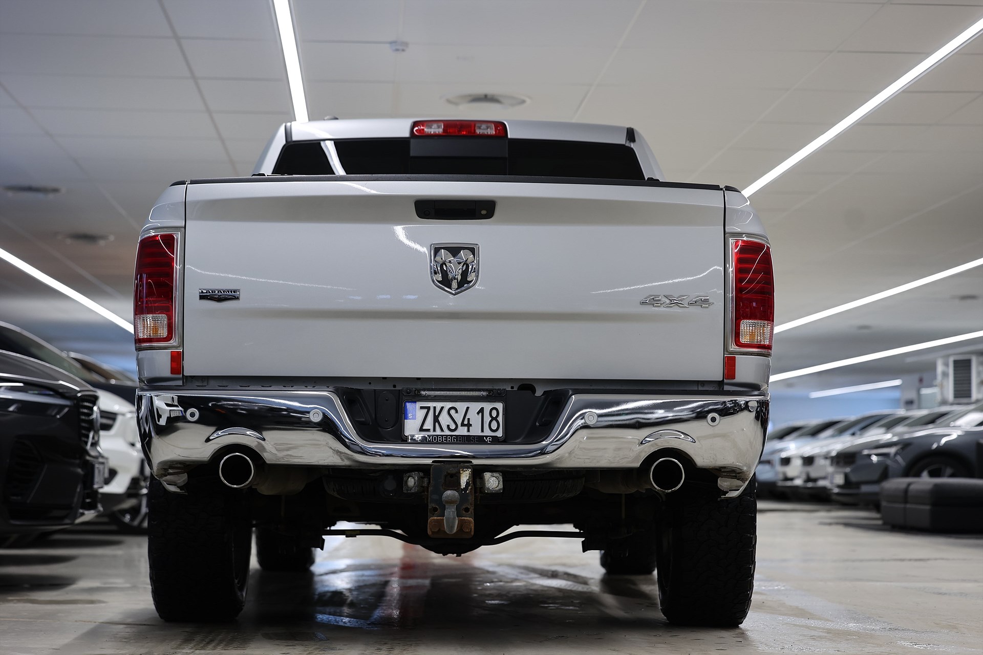 RAM 1500 Crew Cab 5.7 V8 4x4 Laramie Ram Box MOMS