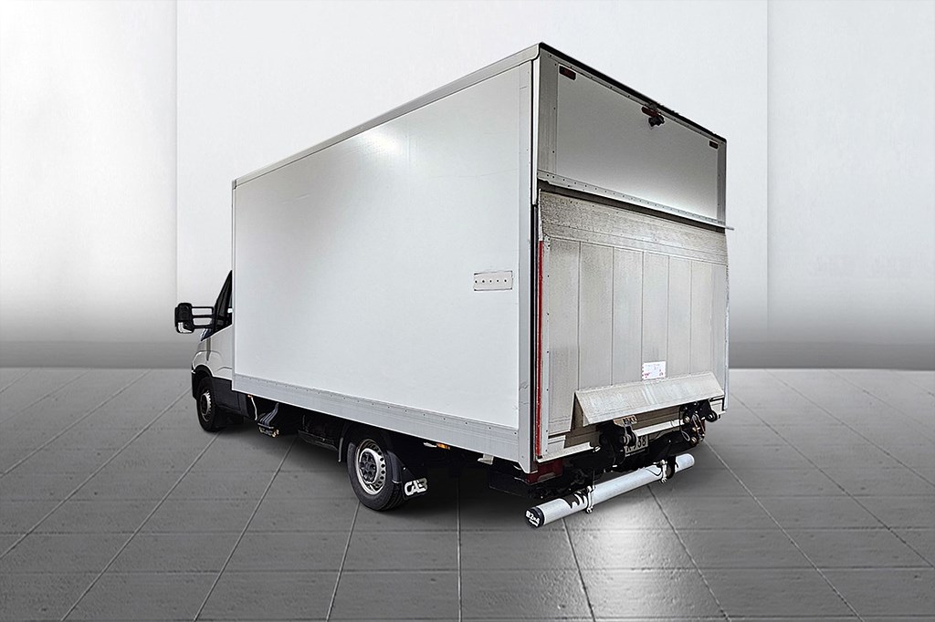 Iveco Daily 35 Volymskåp Bakgavellyft 3.0 CNG Aut MOMS 136hk – bild 9 av 15