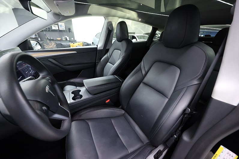 Tesla Model Y Performance 534hk Pano Läder Navi Premium Ljudsystem