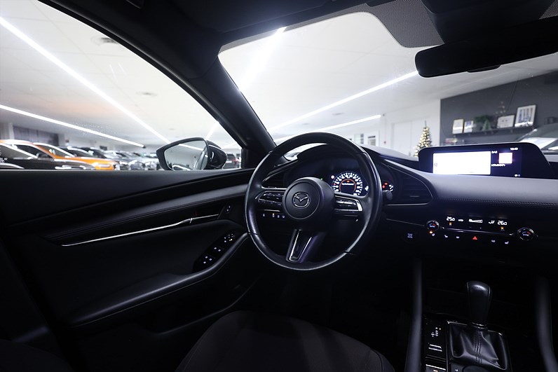Mazda 3 Hatchback 2.0 M Hybrid 150hk *Hjulkampanj!* B-kamera Navi