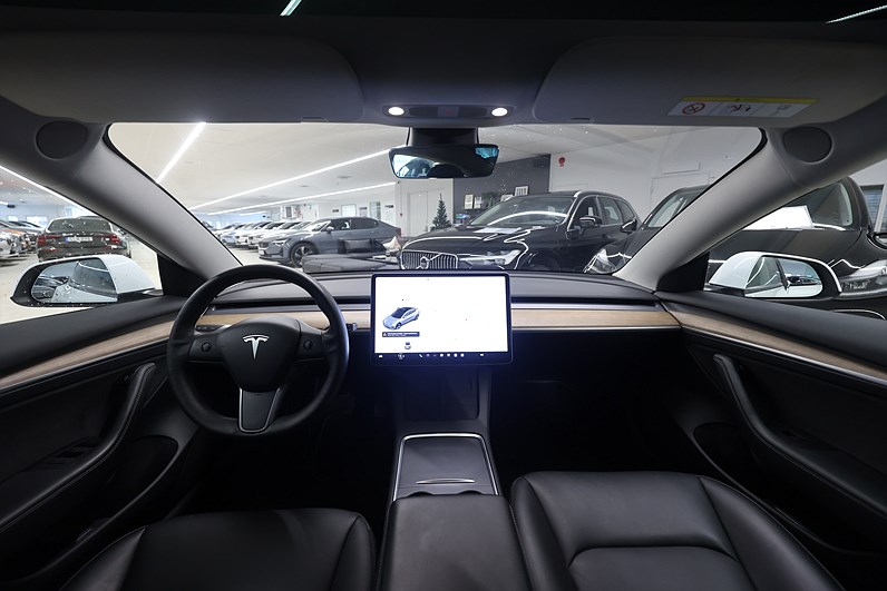 Tesla Model 3 Long Range AWD 440hk AP Pano Läder