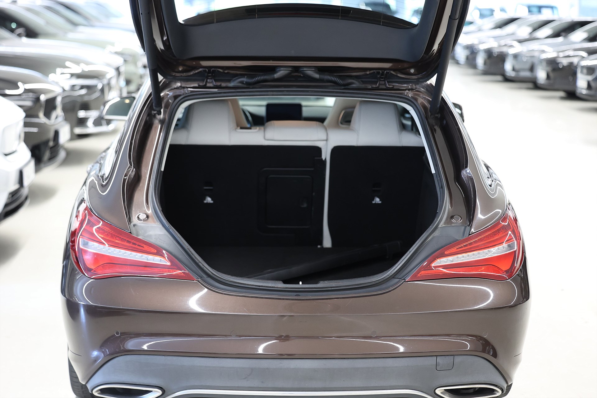Mercedes-Benz CLA 250 4MATIC 211hk B-kamera H/K Pano Keyless