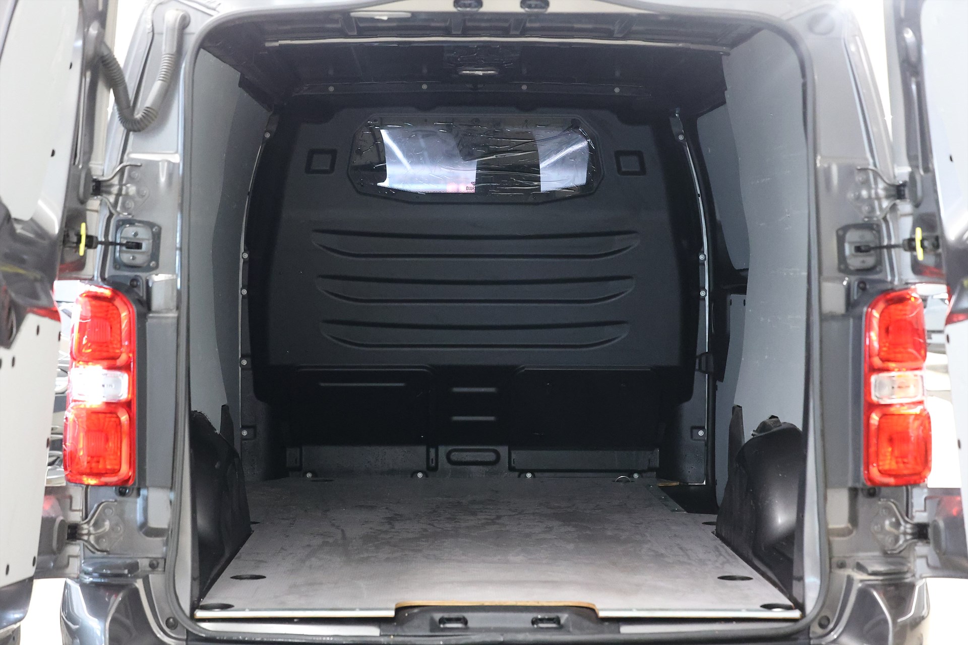 Peugeot Expert 2.0 144hk L3 Värmare Drag B-kamera MOMS