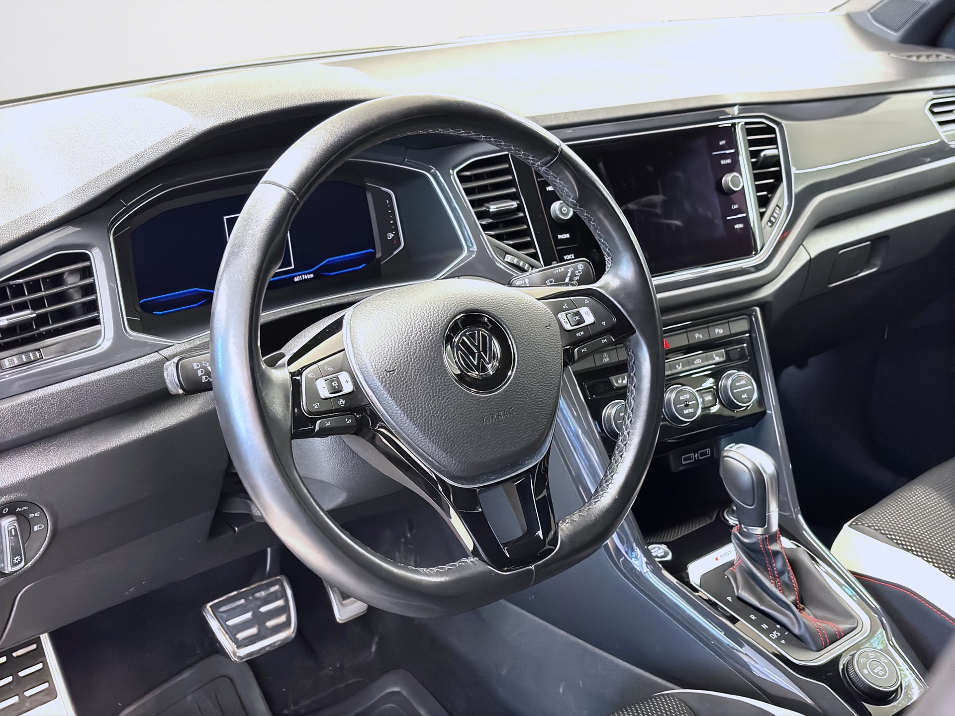 Volkswagen T-Roc 190hk GT Sports Package B-Kamera Drag Keyless