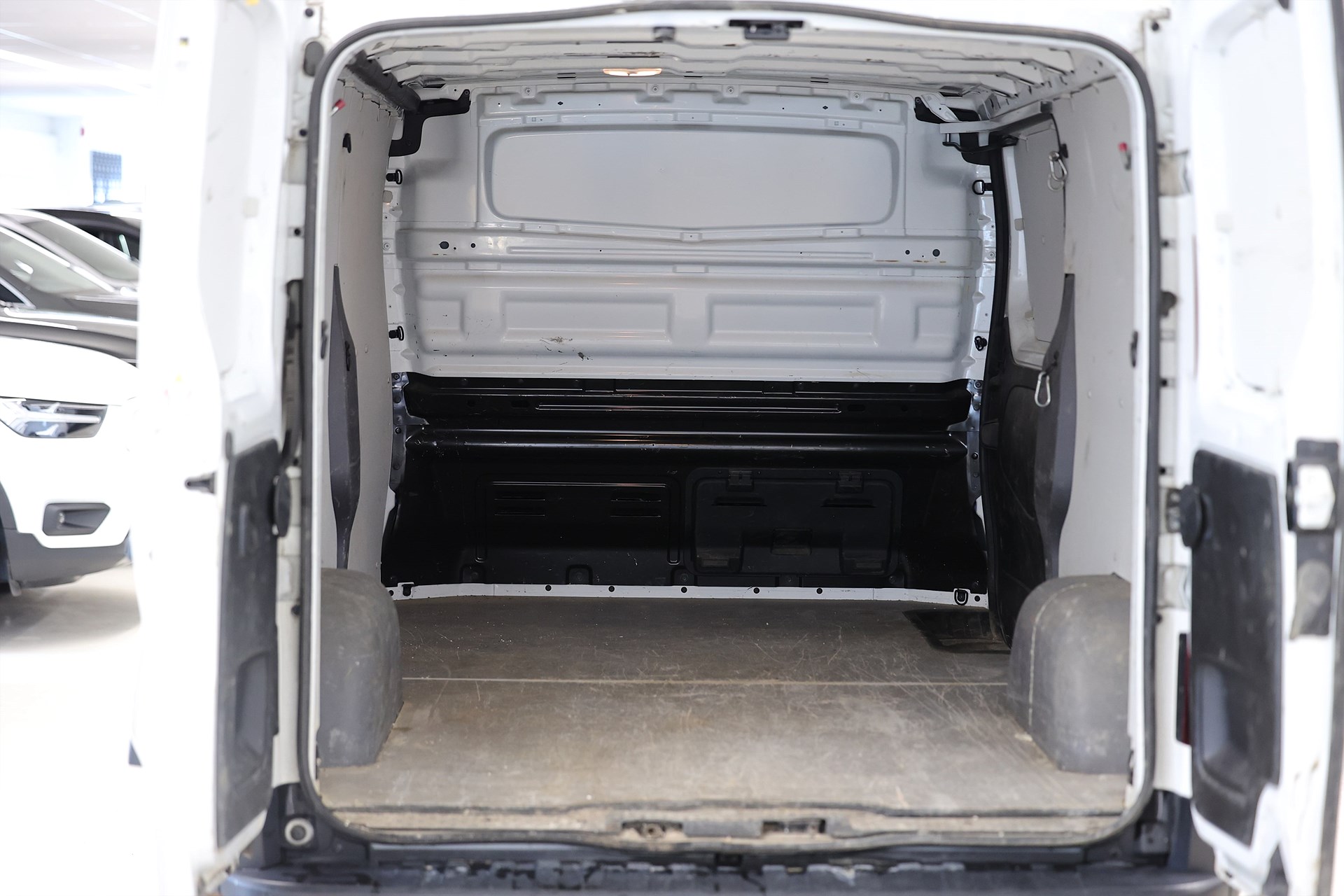 Nissan NV300 1.6 DCI 145hk L2 B-kamera Drag Navi LEASEBAR