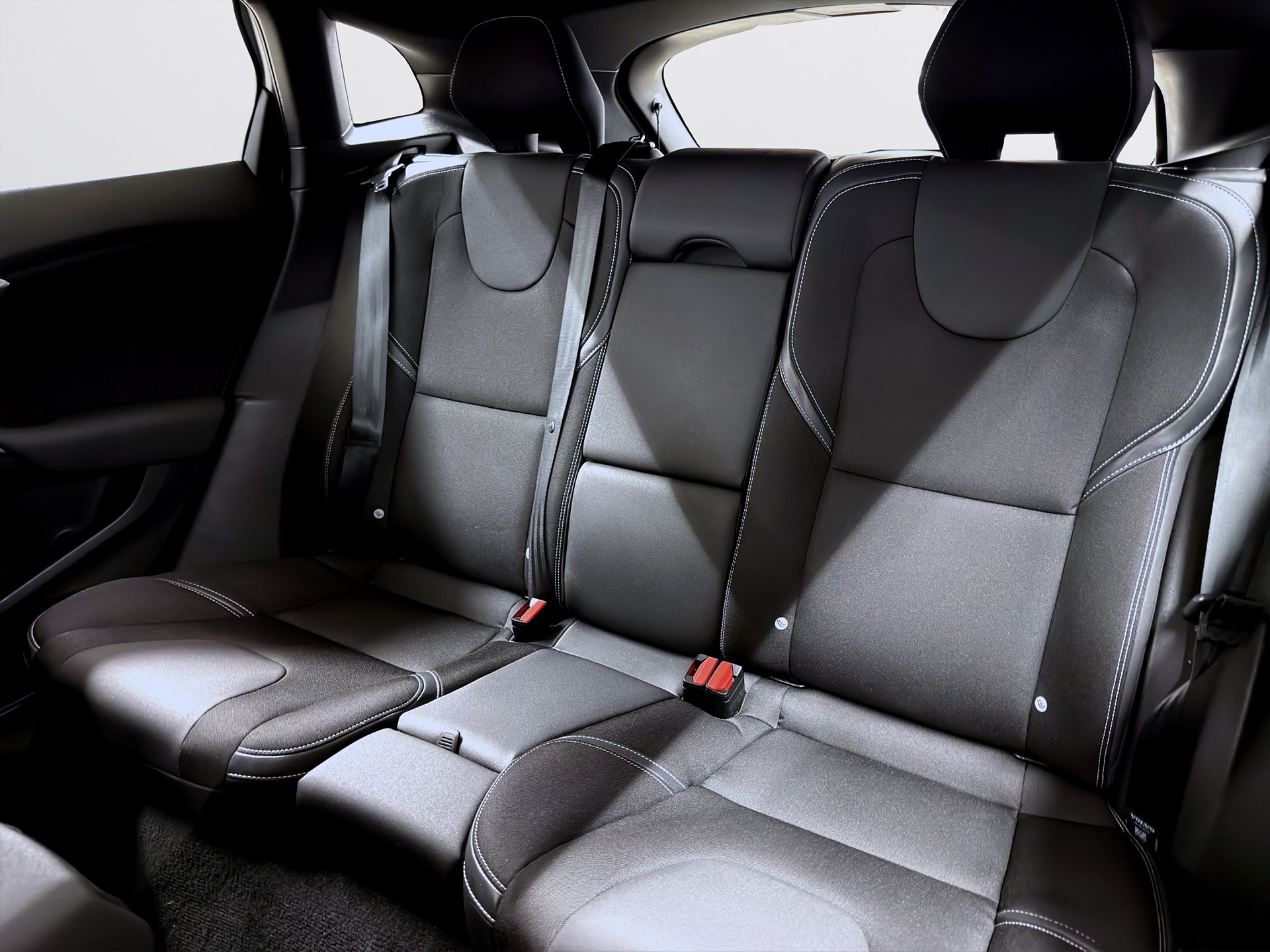 Volvo V40 D2 120hk Helg på Moberg! Business Advance Navi Värmare PDC