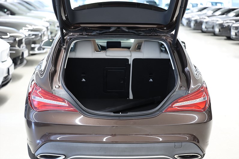 Mercedes-Benz CLA 250 4MATIC 211hk B-kamera H/K Pano Keyless
