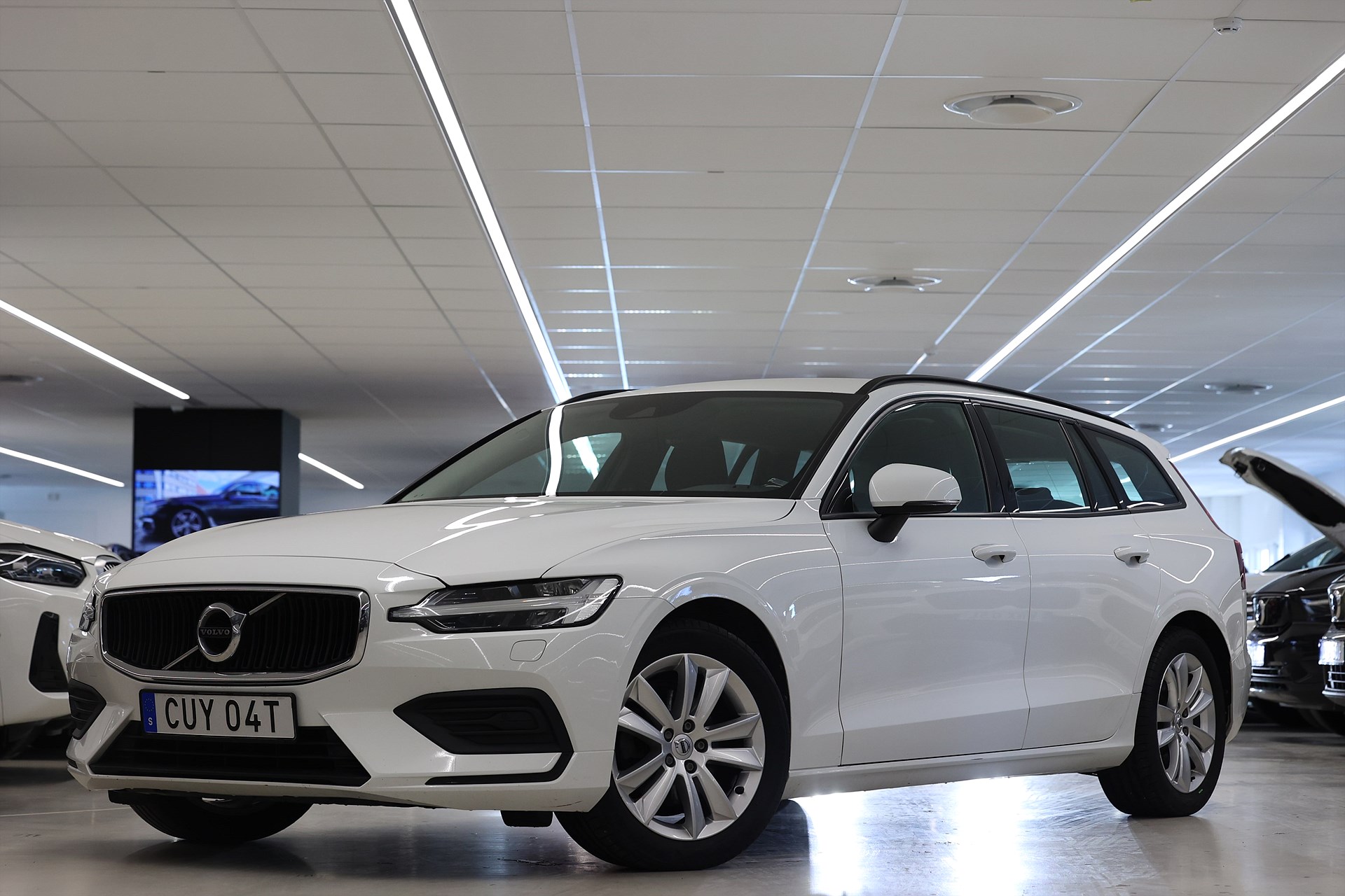 Volvo V60 D4 AWD 190hk *Hjulkampanj!* Momentum Drag