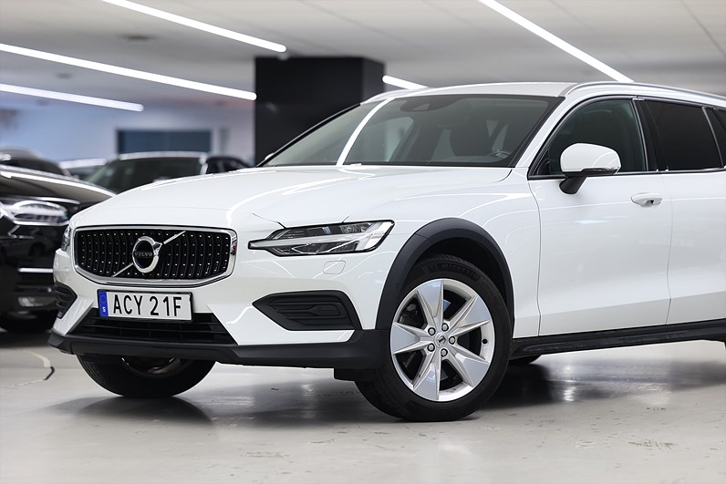 Volvo V60 Cross Country D4 AWD *Hjulkampanj!* Momentum Carplay