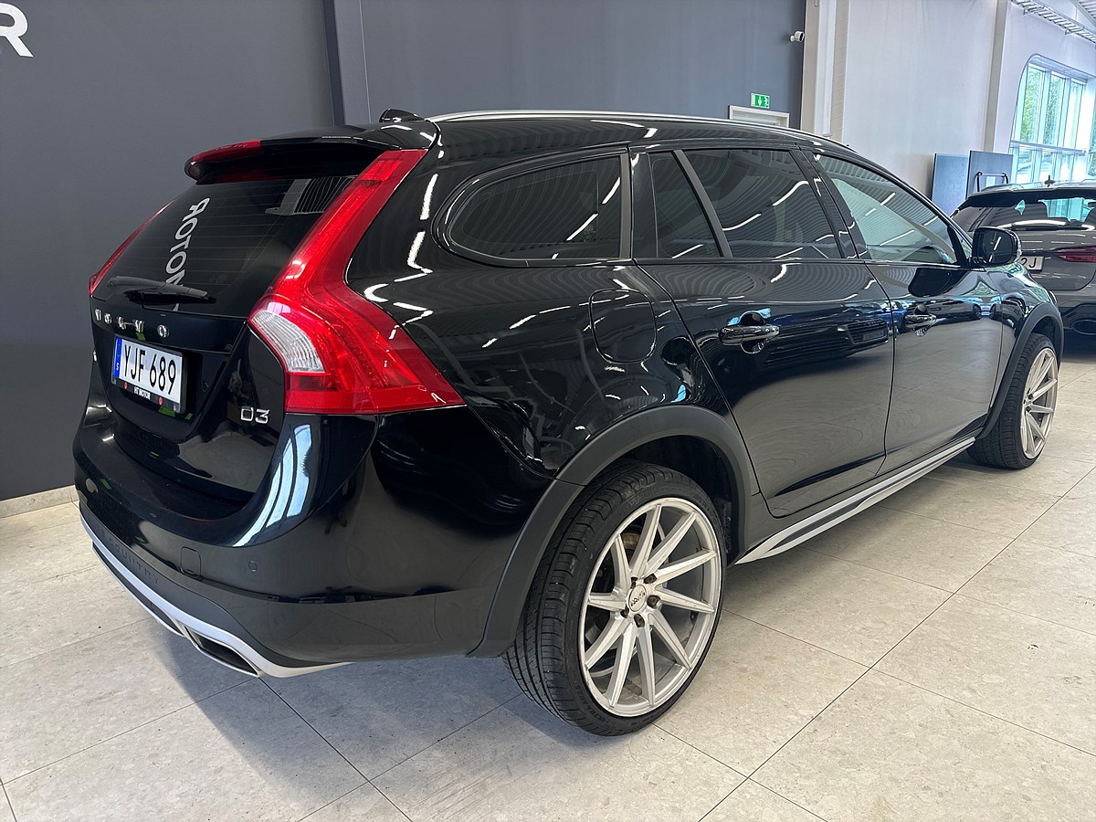 Volvo V60 Cross Country – bild 9
