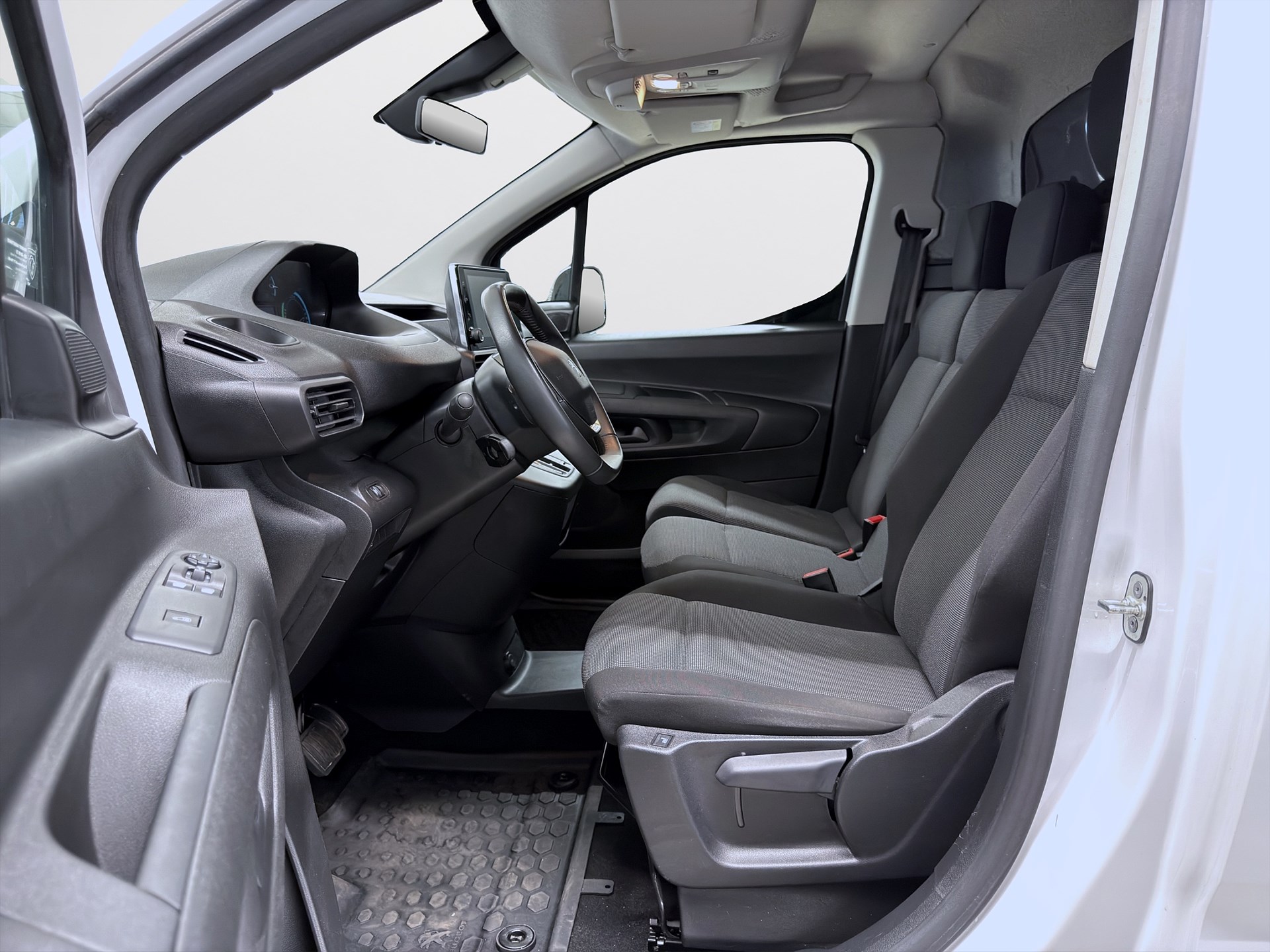 Peugeot e-Partner L2 136hk Drag V-inrett CarPlay Värmare