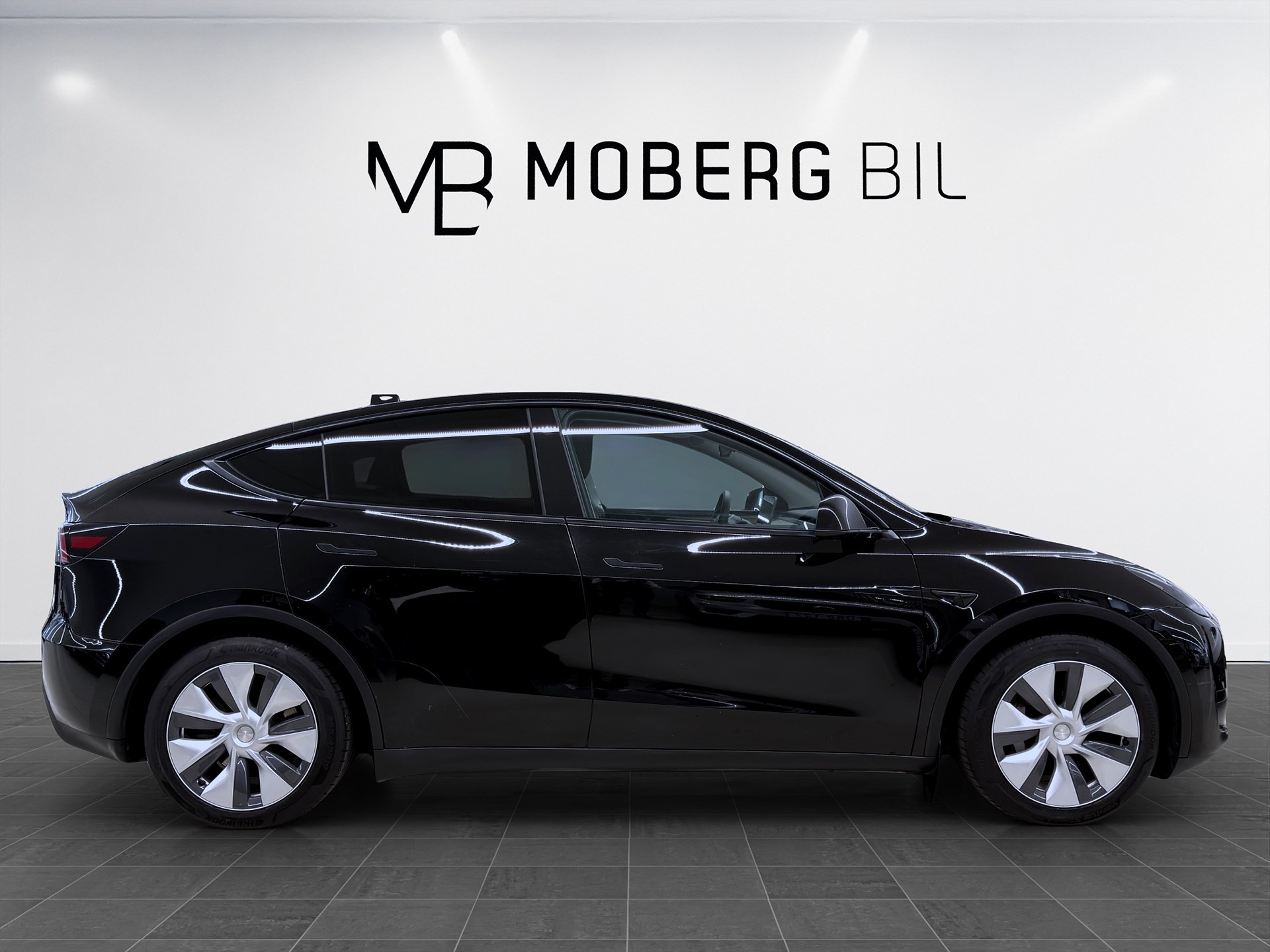 Tesla Model Y Standard Range 299hk Helg på Moberg! Pano Drag B-Kamera