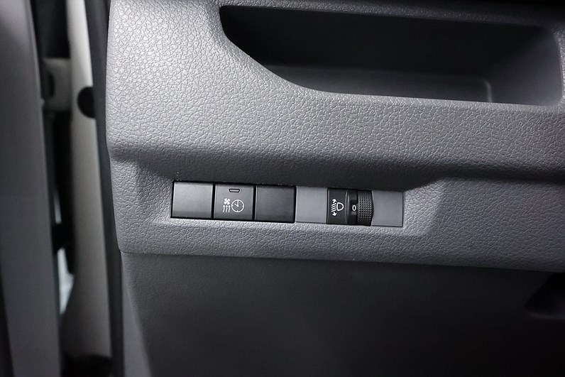 Citroën Jumpy 2.0 BlueHDi 180 177hk L2 Drag Värmare B-kamera MOMS