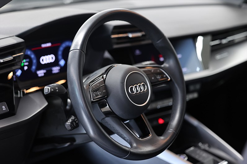 Audi A3 Sportback 40 TFSI e 204hk *Hjulkampanj!* Comfort