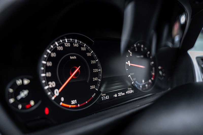 Bmw 320 2019 - miniatyr 18