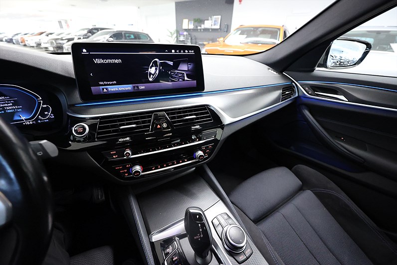BMW 530e xDrive Touring M Sport Drag B kamera MOMS