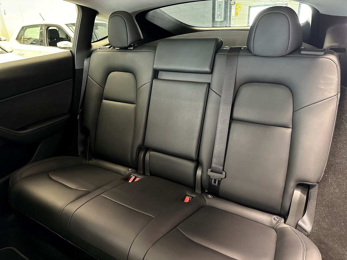 Tesla Model Y – bild 21