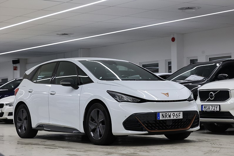 Cupra Born 204hk *Hjulkampanj!* Värmare B-kamera Navi Farth
