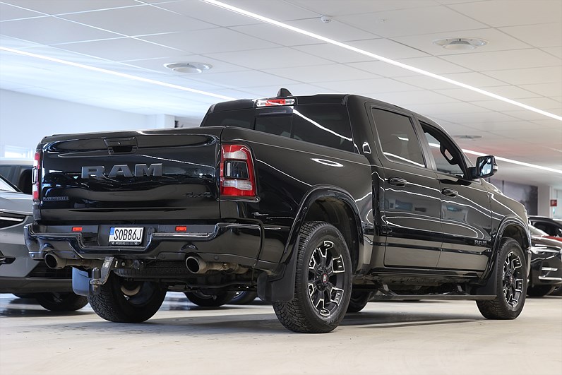 Dodge Ram 1500 Crew Cab 5.7 V8 HEMI 4x4 395hk Laramie LVL 2