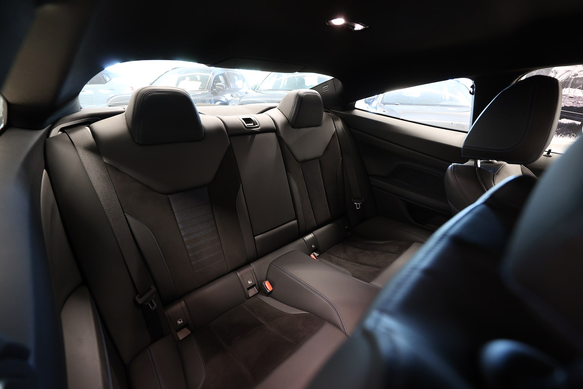 BMW 420i Coupé 184hk M Sport Alcantara B-kamera Rattvärme Carplay