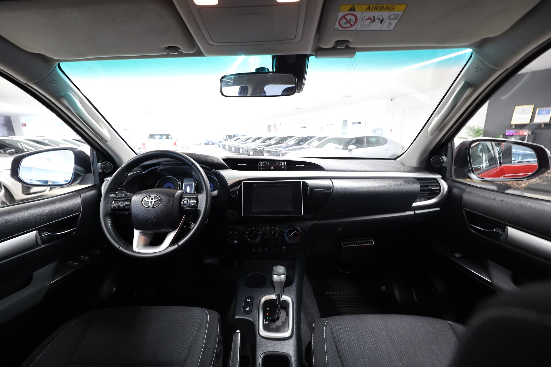 Toyota Hilux 2.4 AWD 150hk Drag B-kamera Värmare MOMS