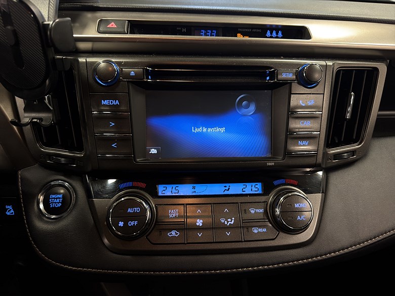 Toyota RAV4 2.0 AWD Navi Keyless Drag Kamera 2015, vit – bild 14 av 24, begagnad hos Niber i Järfälla