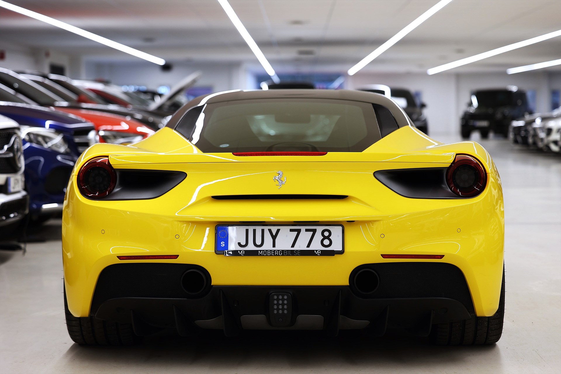 Ferrari 488 GTB 3.9 V8 670hk Kolfiber Giallo Svensksåld