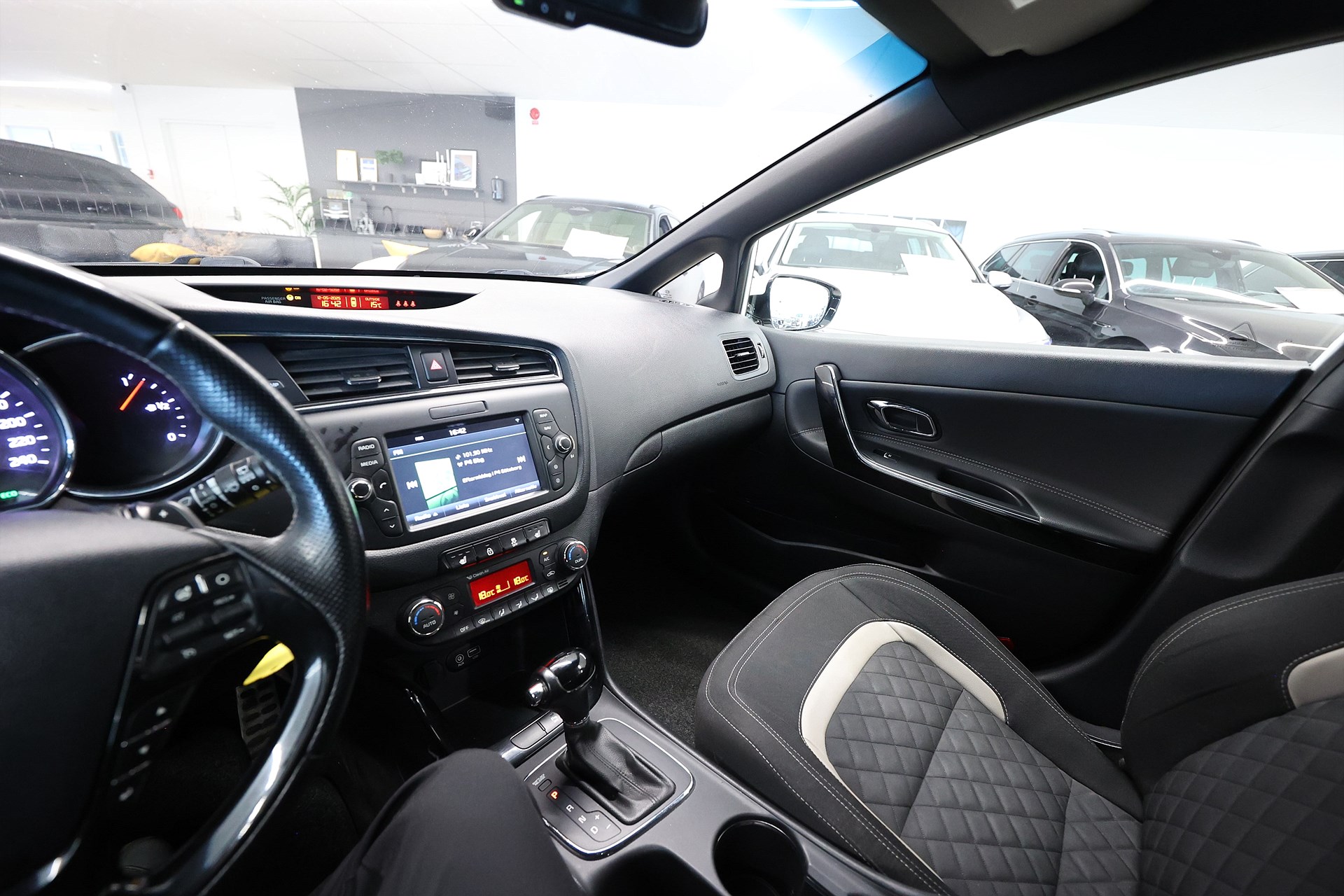 Kia Ceed 1.6 CRDI 136hk GT Line B-Kamera Drag Navi PDC