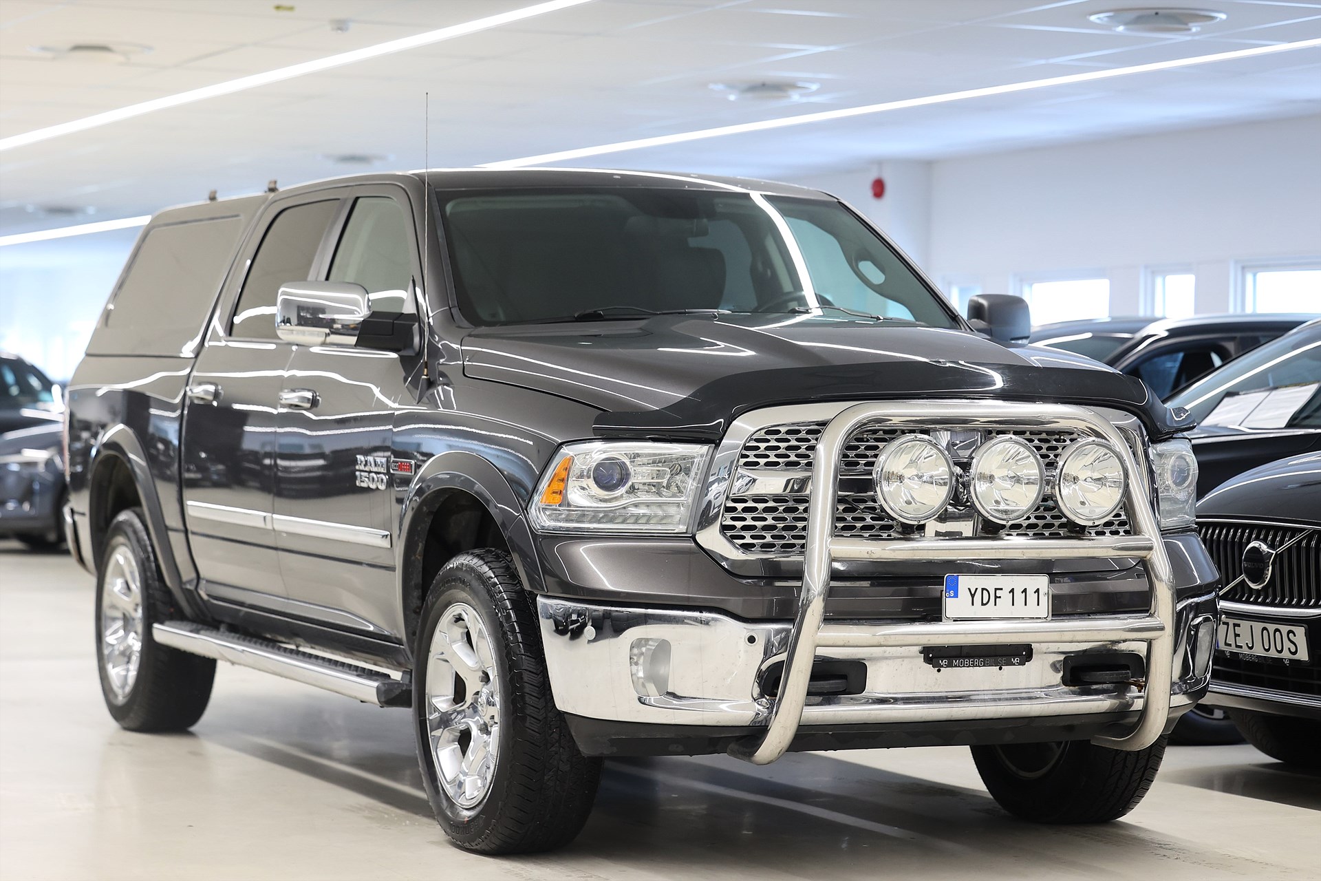 Dodge RAM 1500 3.0 V6 EcoDiesel 4x4 Laramie Kåpa Drag MOMS
