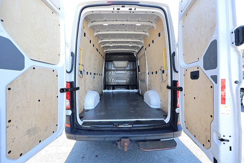 Volkswagen Crafter 35 2.0 TDI 140hk Climatic CarPlay Drag B-kamera