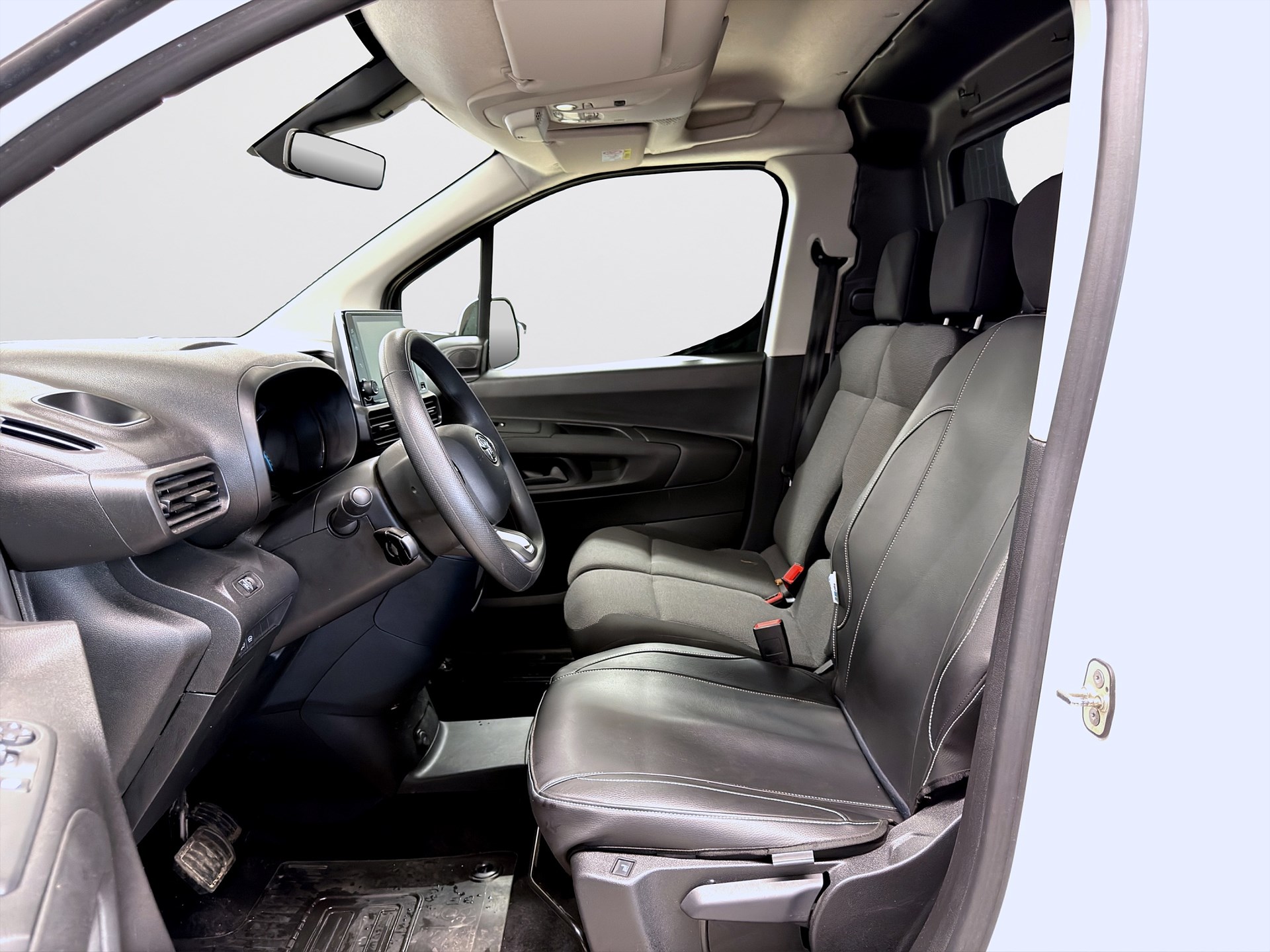 Toyota ProAce City Electric 50 kWh 136hk Helg på Moberg! V-inrett Drag Navi