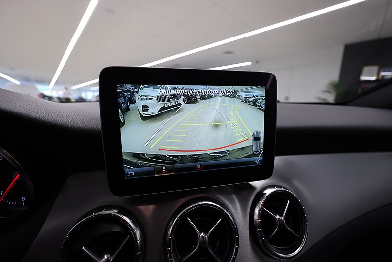 Mercedes-Benz CLA 220 D 177hk AMG Sport B-Kamera Carplay
