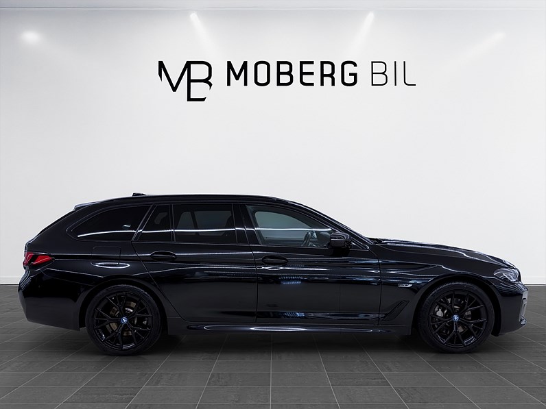 BMW 530e xDrive Touring 292hk M Sport Läder Drag B-Kamera
