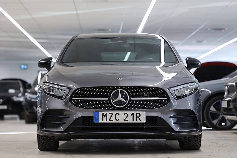 Mercedes-Benz A 250 e 218hk AMG Line Pano Värmare Keyless