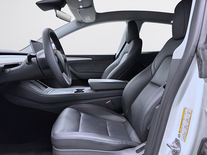 Tesla Model Y Long Range 514hk Helg på Moberg! Pano Läder Navi B-Kamera