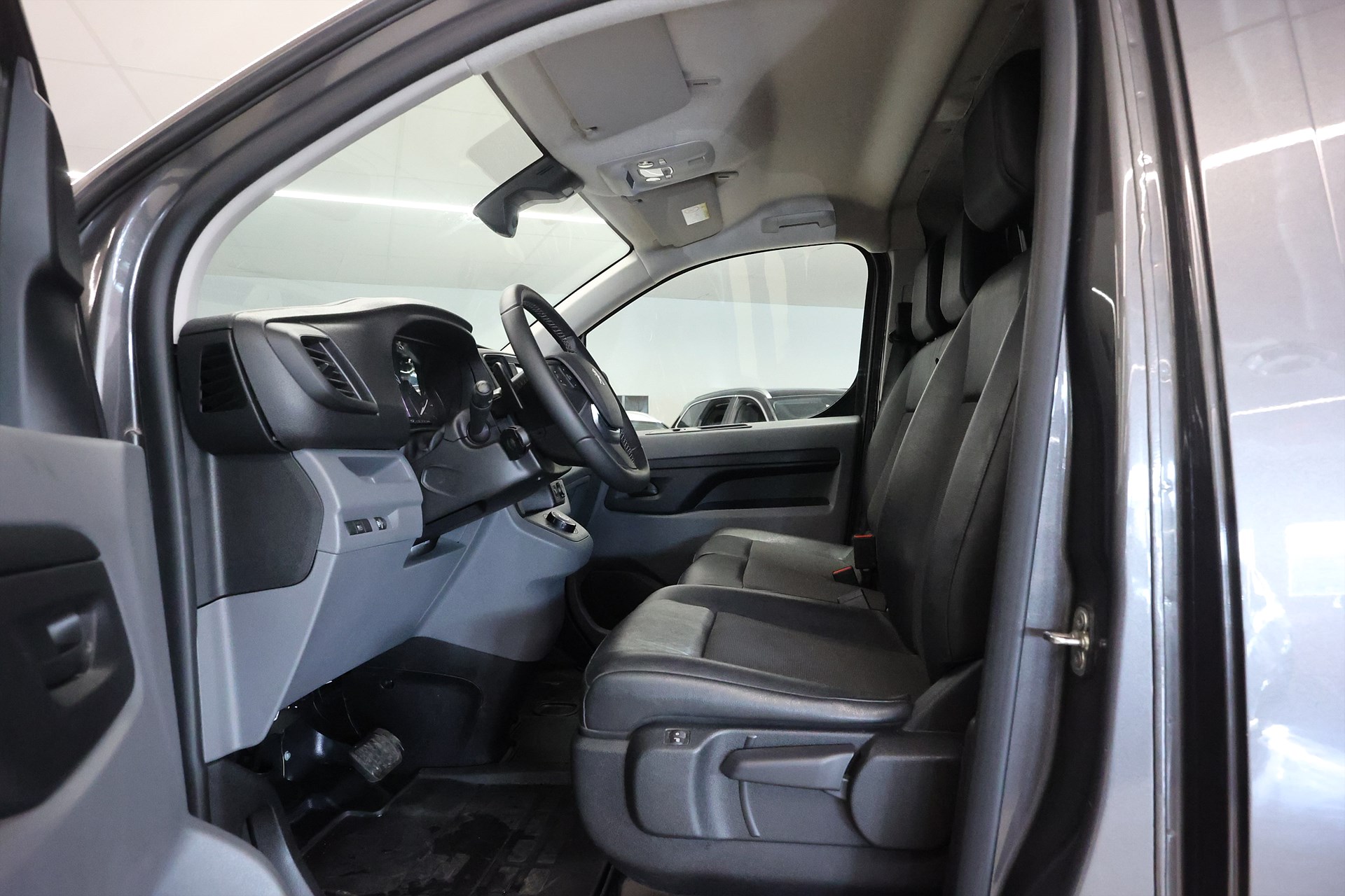 Peugeot Expert 2.0 144hk L3 Värmare Drag B-kamera MOMS