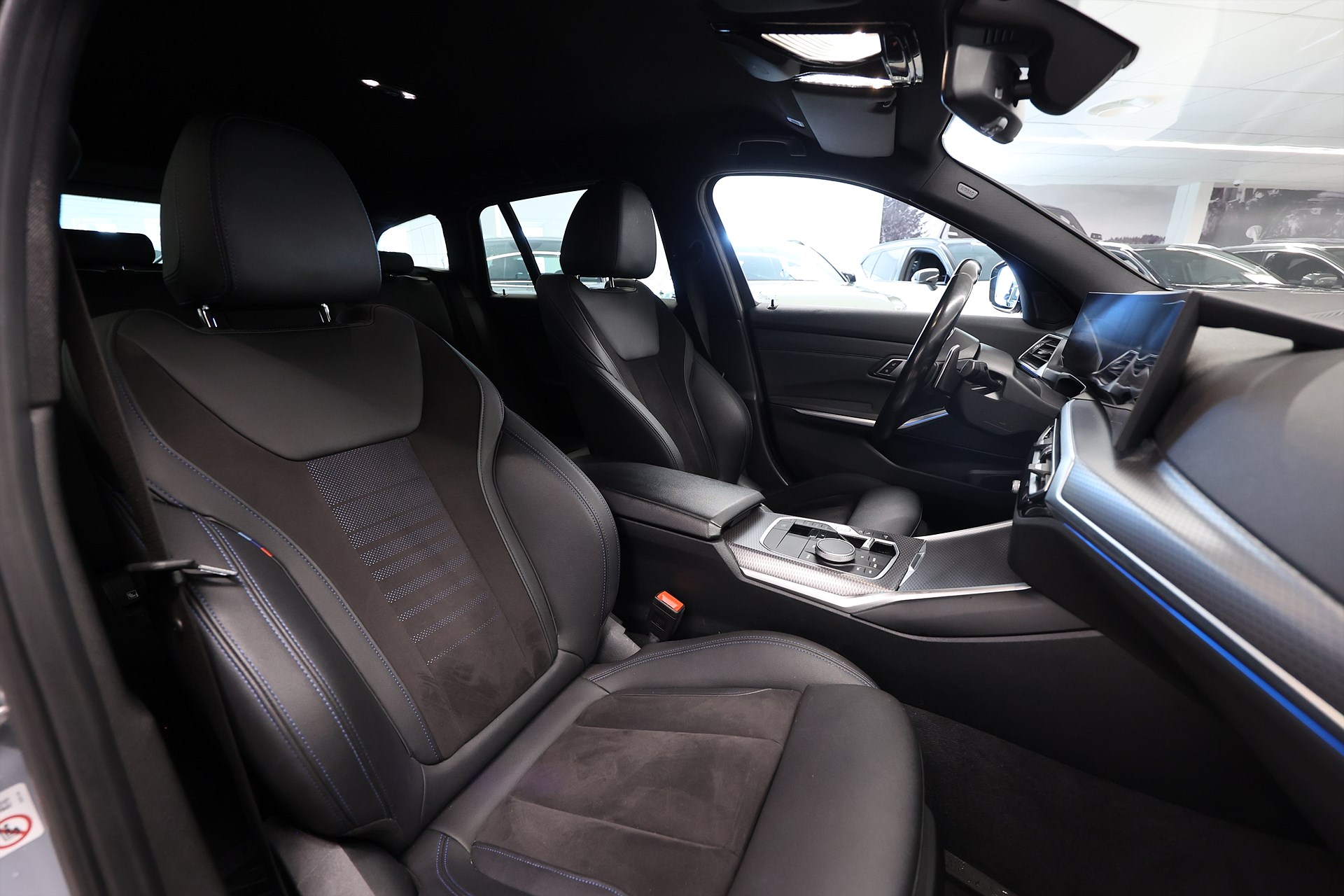 BMW 330e xDrive Touring M Sport Individual Shadow Line Drag Carplay