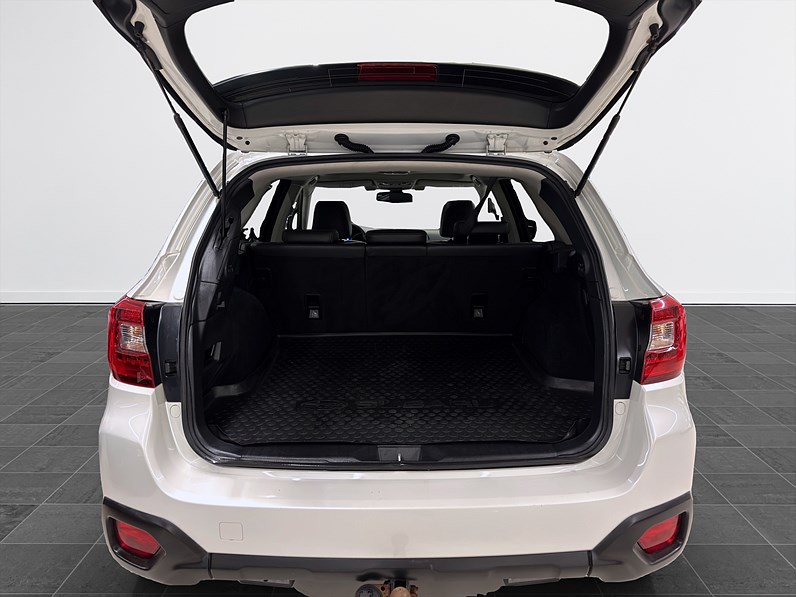 2.0 150hk 4WD Summit H/K Drag Navi B-Kamera