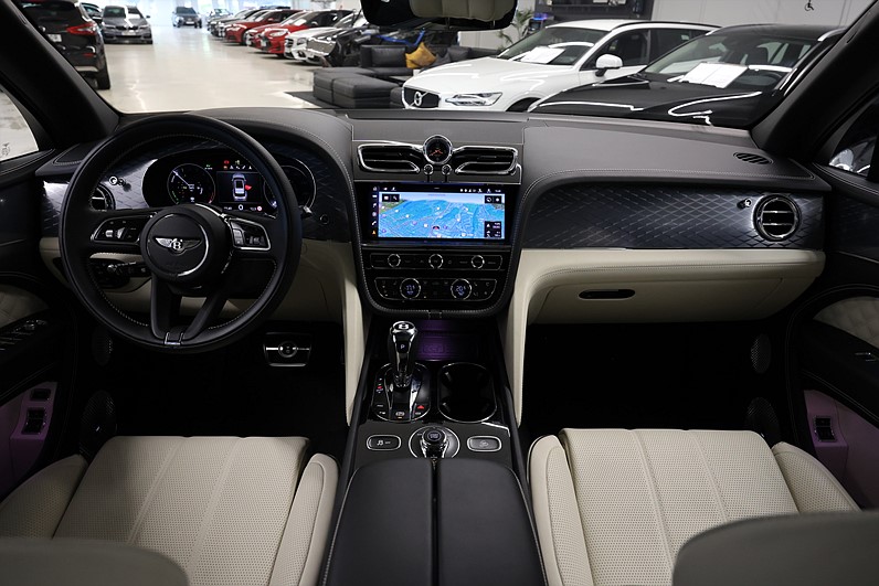 Bentley Bentayga Hybrid Blackline Naim Mulliner Pano