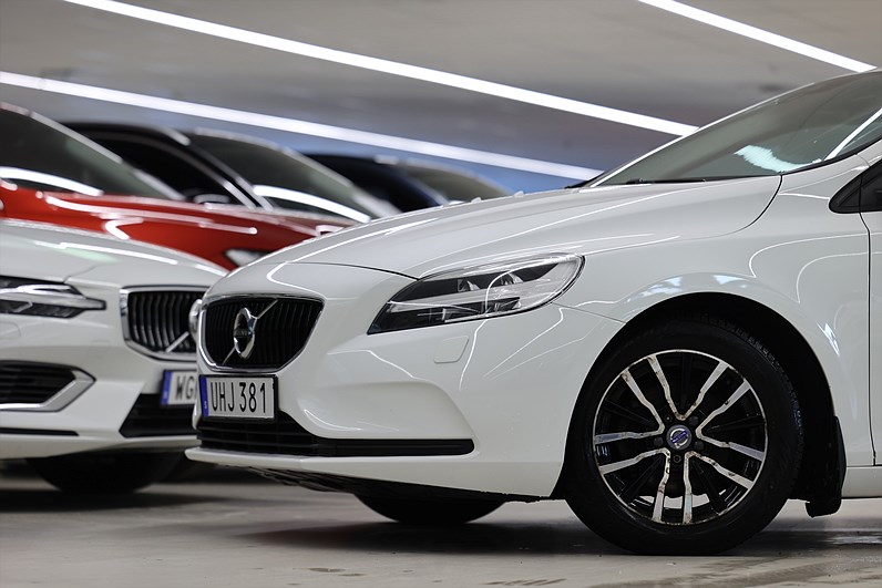 Volvo V40 D2 120hk Business Adv Keyless B-kamera Värmare