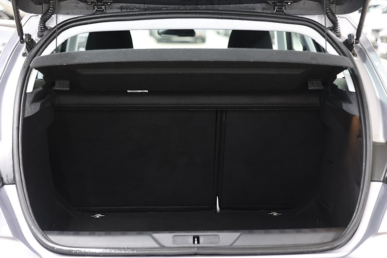 Peugeot 308 1.5 BlueHDi 130hk *Hjulkampanj!* Active PDC Värmare