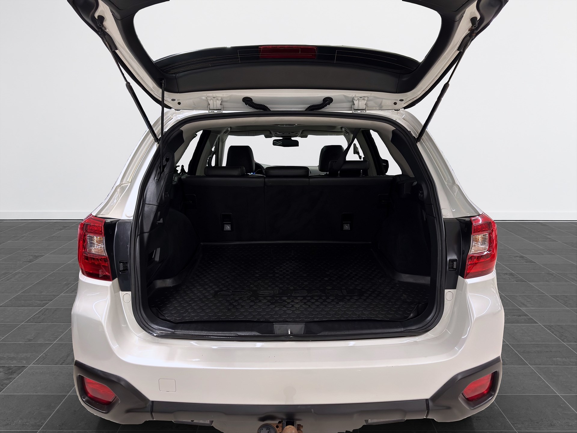 2.0 150hk 4WD Summit H/K Drag Navi B-Kamera