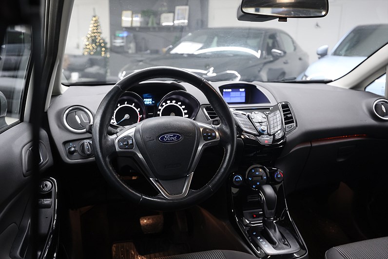 Ford Fiesta 1.0 EcoBoost 100hk *Hjulkampanj!* Titanium PDC Farth