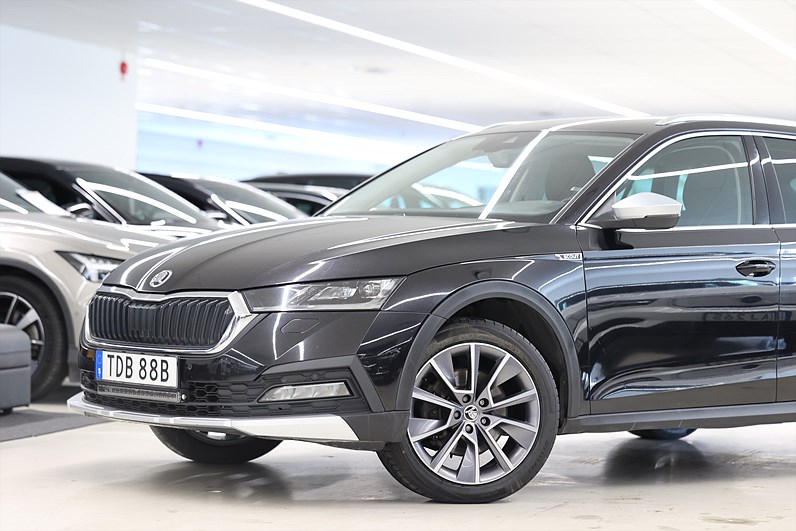 Skoda Octavia Scout 2.0 TDI 4x4 200hk B-kamera Drag Värmare MOMS