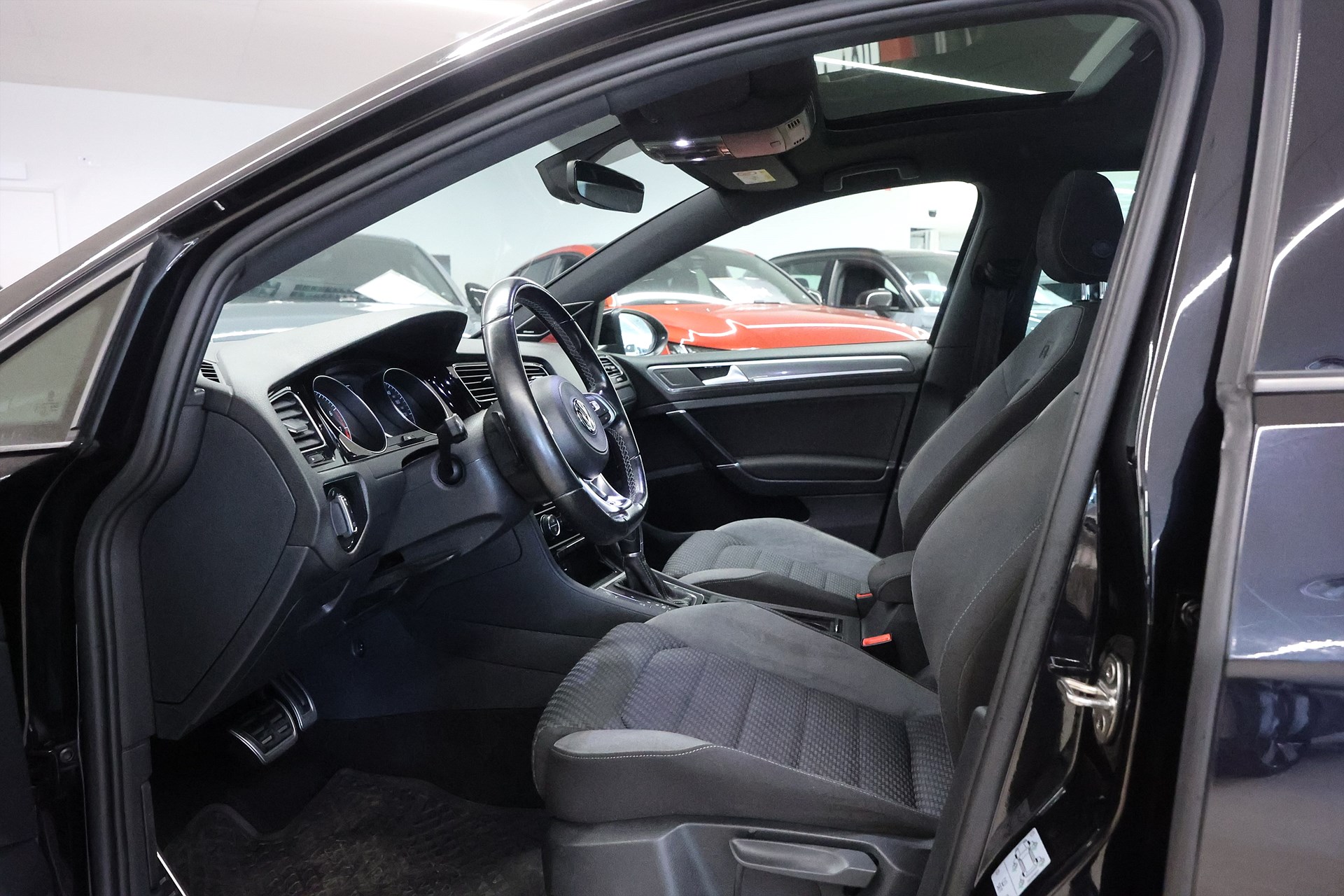 Volkswagen Golf 1.4 TSI 150hk R-Line Dynaudio Pano Värmare