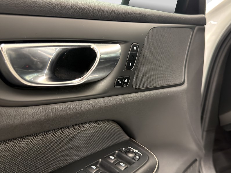 Volvo S60 B5 250hk R-Design B-Kamera Läder Keyless Värmare