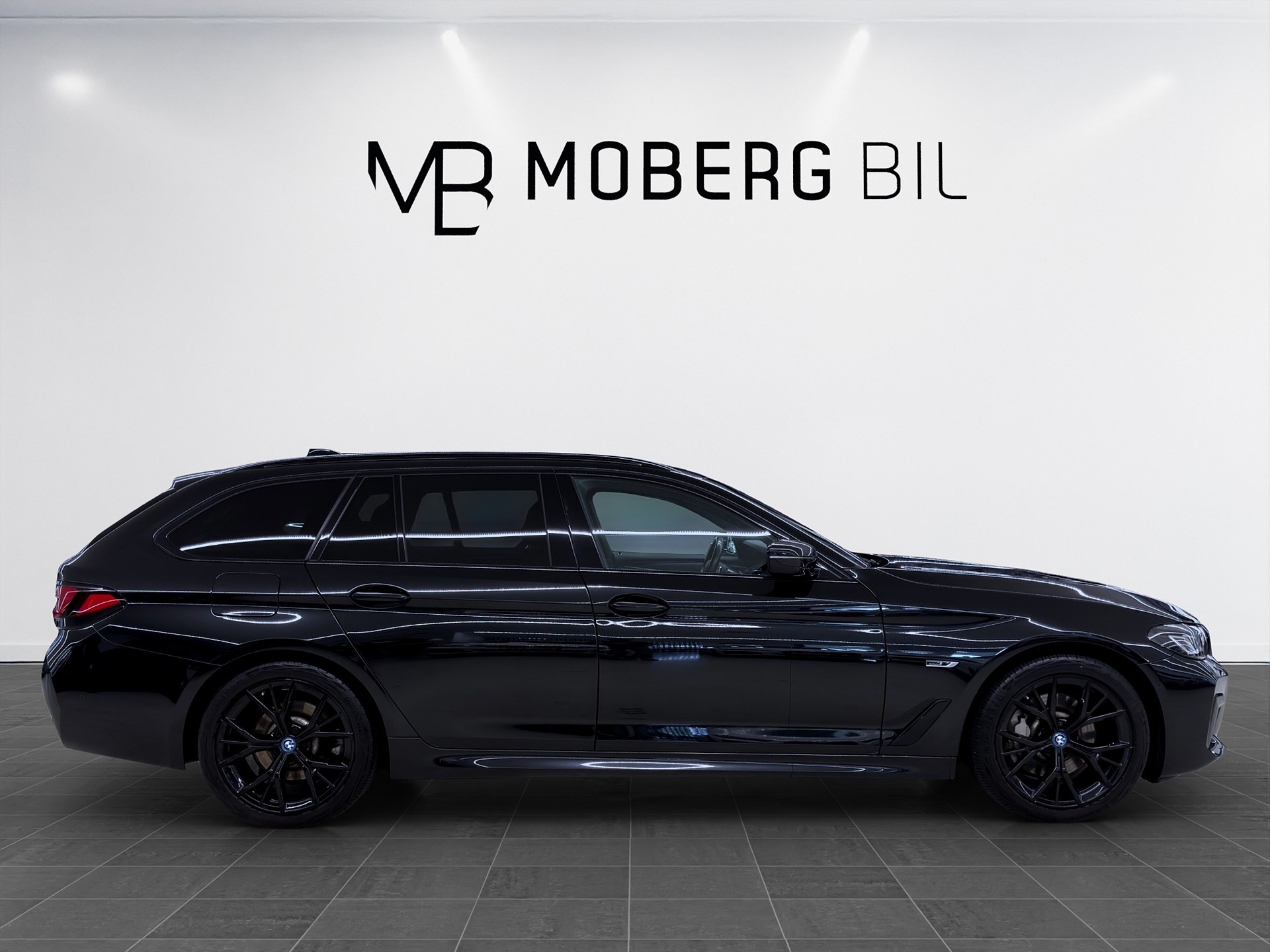 BMW 530e xDrive Touring 292hk M Sport Läder Drag B-Kamera