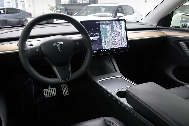 Tesla Model Y Performance 534hk *Kampanj!* Drag Pano Navi